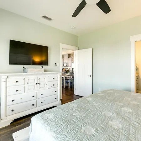 Rockport Waterfront Vacation Rental With Hot Tub!